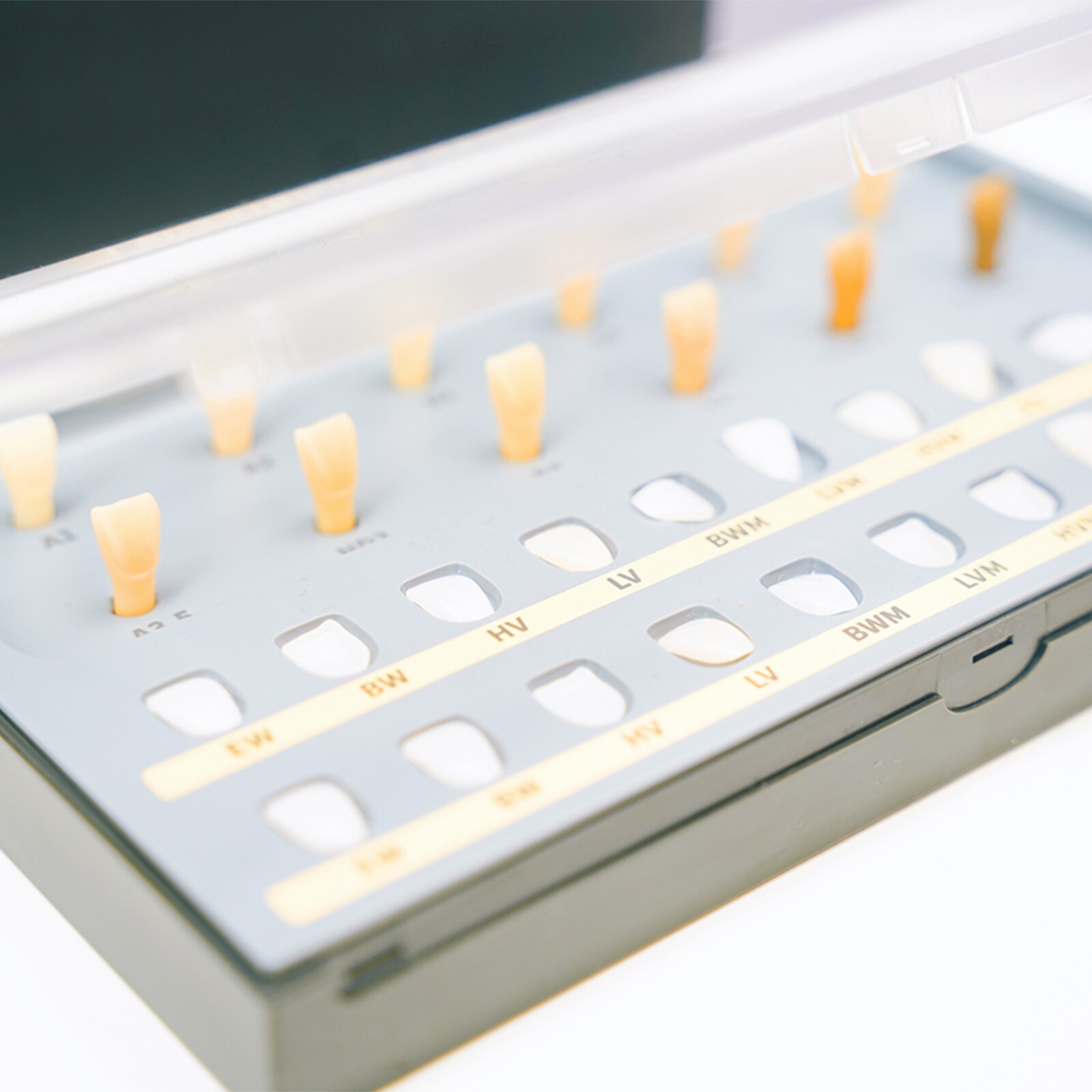 Comment classer les différents types de couronnes dentaires ?